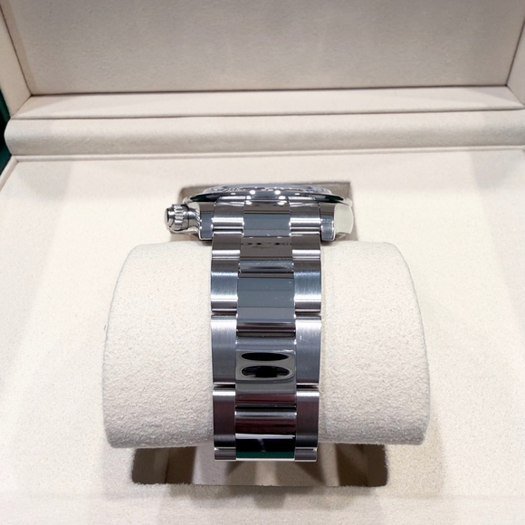 Rolex Daytona Panda 126500LN - Picture 7 of 9